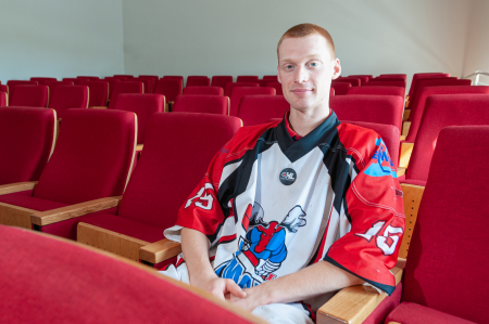 Ričards Bernhards: "Jelgavā viss ir vienuviet – hokejs, universitāte, mājas"