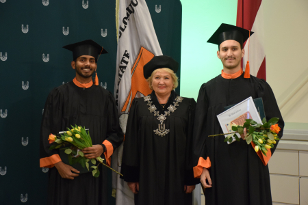 IT graduates from India and Morocco recieve their diploma