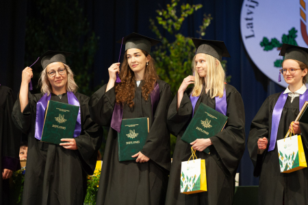 Diplomi izsniegti Pārtikas tehnoloģijas fakultātes absolventiem